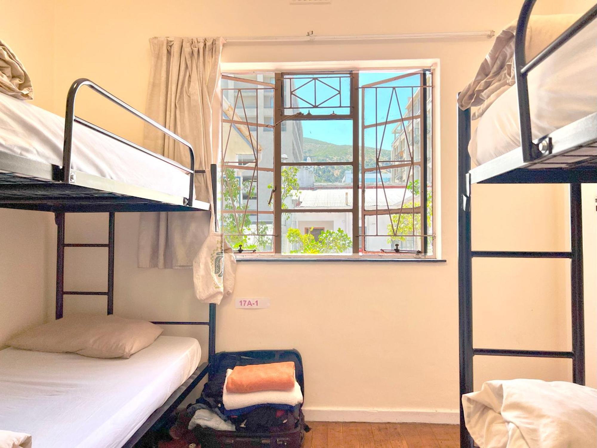 Long Street Backpackers (Adults Only) Hostel Kaapstad Buitenkant foto