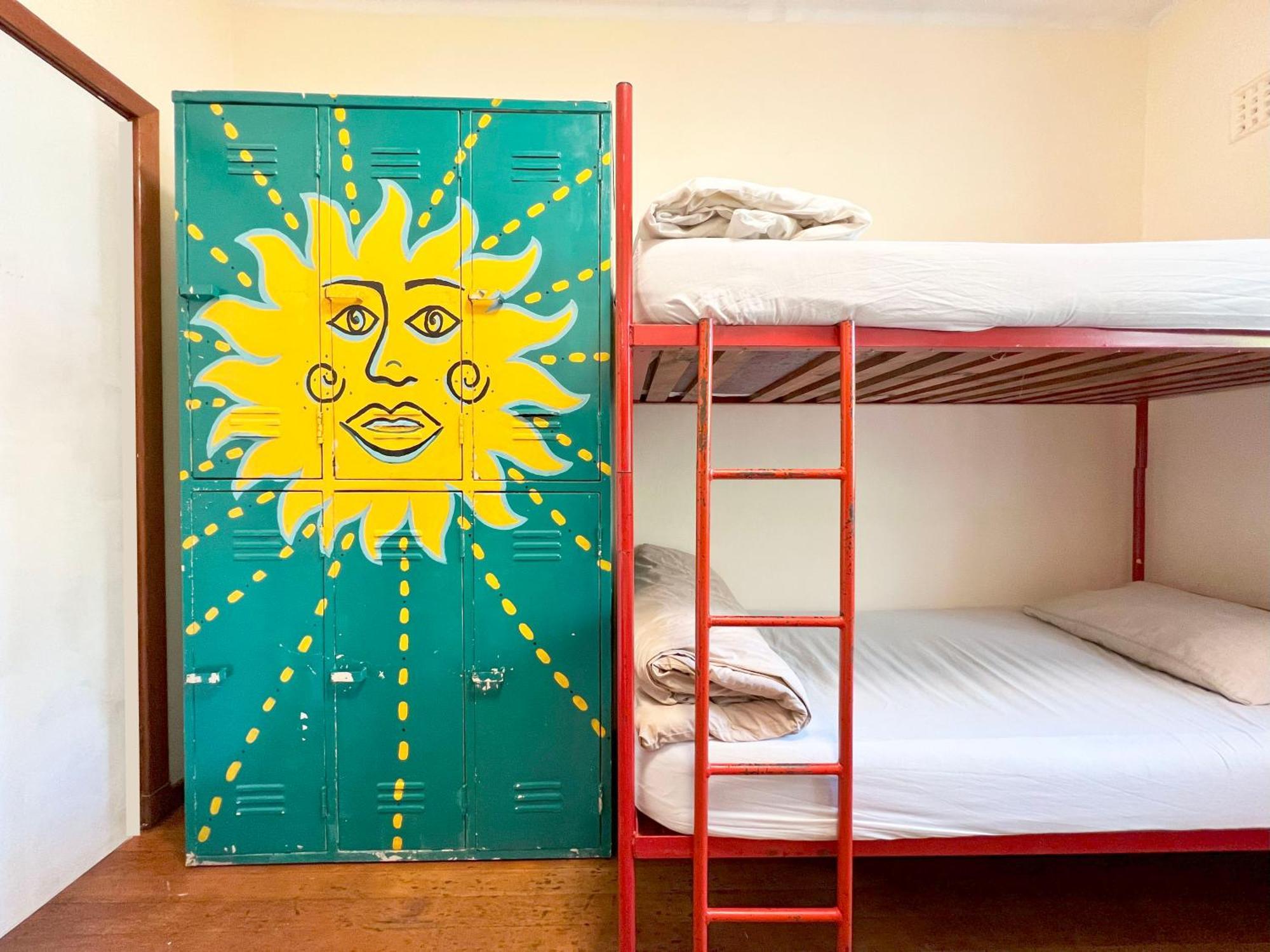 Long Street Backpackers (Adults Only) Hostel Kaapstad Buitenkant foto