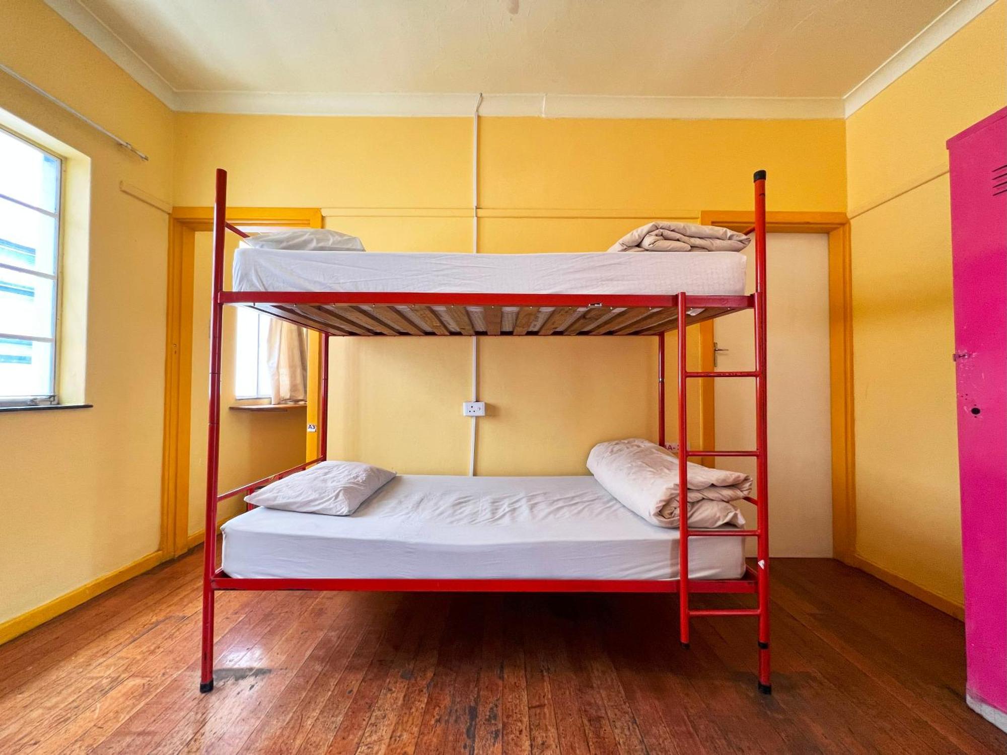 Long Street Backpackers (Adults Only) Hostel Kaapstad Buitenkant foto