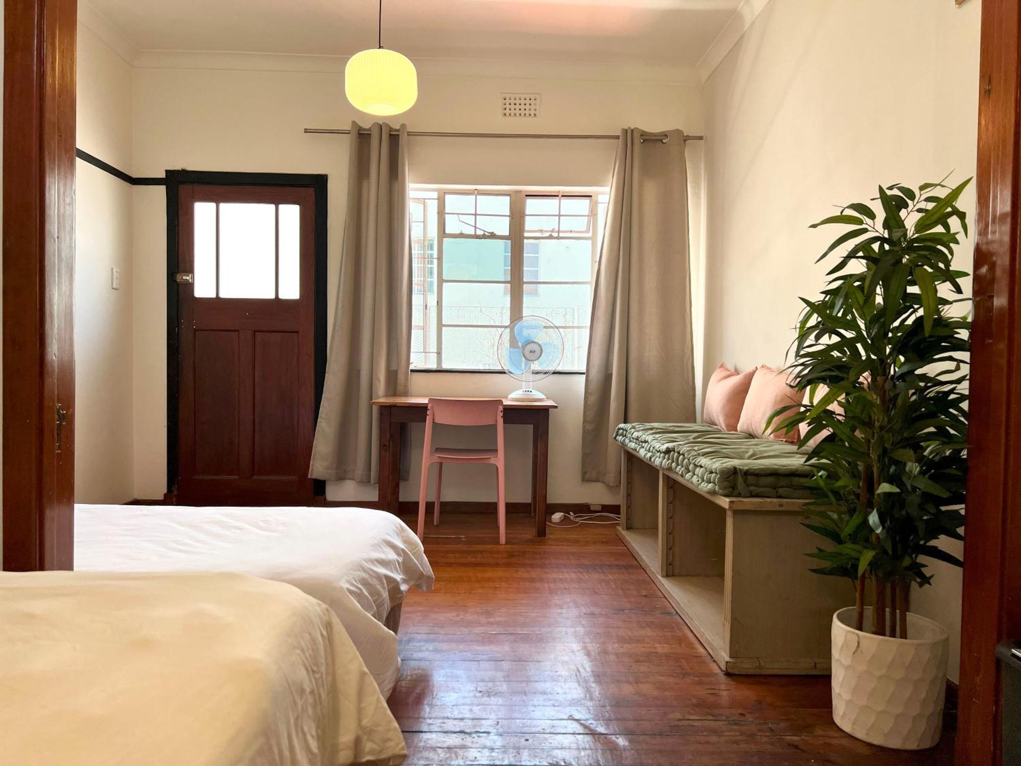 Long Street Backpackers (Adults Only) Hostel Kaapstad Buitenkant foto
